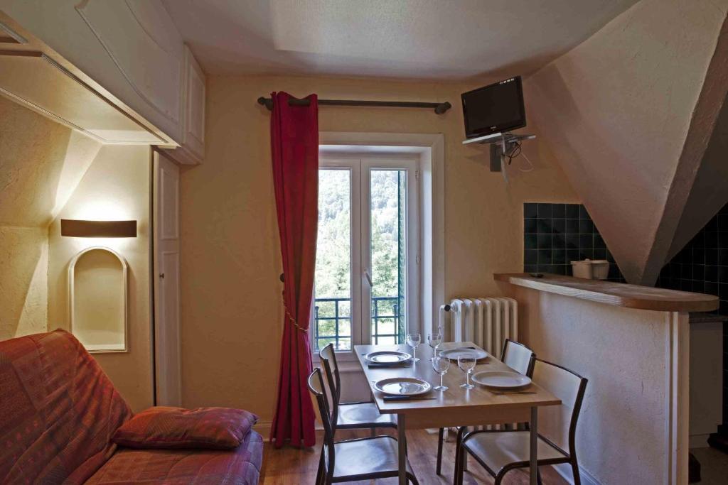 Hotel Et Residence Des Bains Vic-sur-Cère 객실 사진